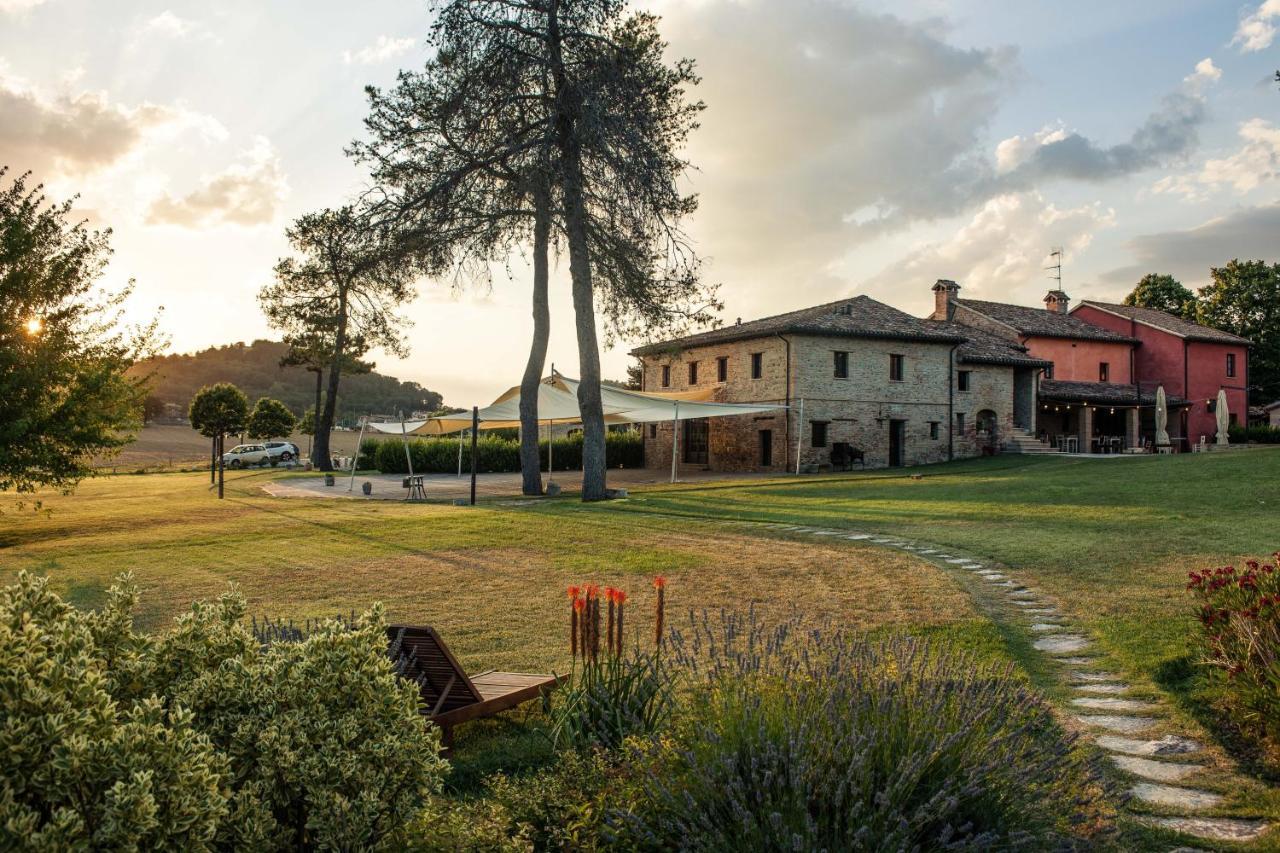 Ca' Virginia Country House Wellness Villa Montecalvo in Foglia Dış mekan fotoğraf